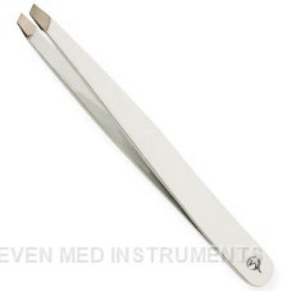 Picture of Eyebrow Tweezers